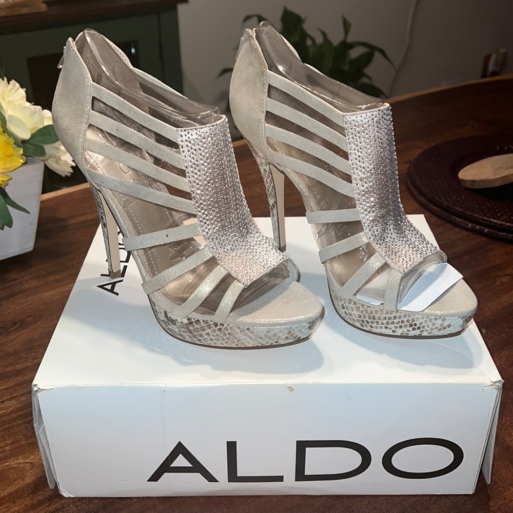 Aldo Basora-85, sparkly beige, silver beading, snake skin design platform.